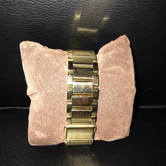 Gold Michael Kors watch - Picture 4 of 5